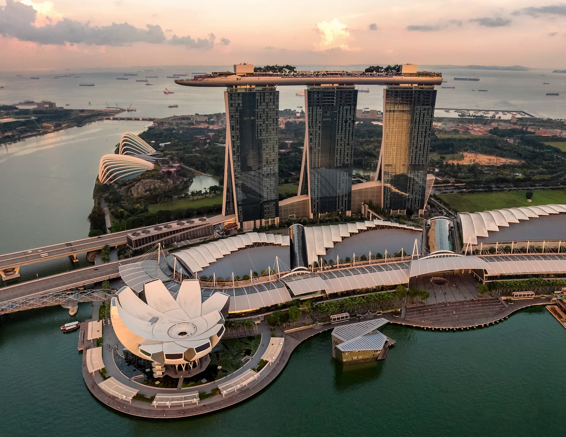 Singapore Marina Bay skyline at night